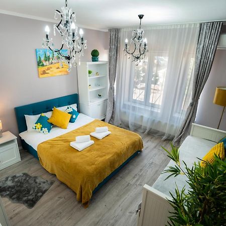 Chic Studio Old City Center - Ivo19 Bukares Bagian luar foto