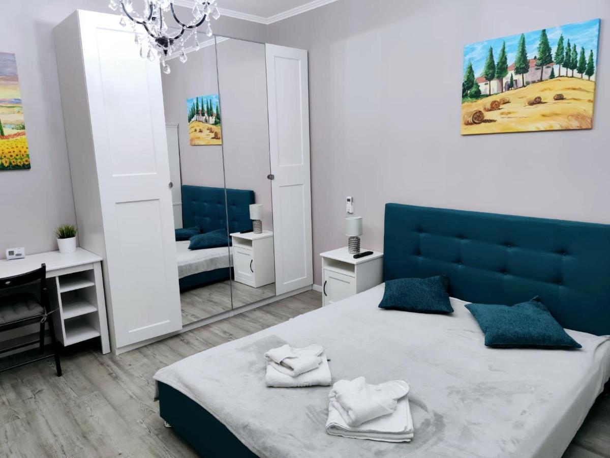 Chic Studio Old City Center - Ivo19 Bukares Bagian luar foto