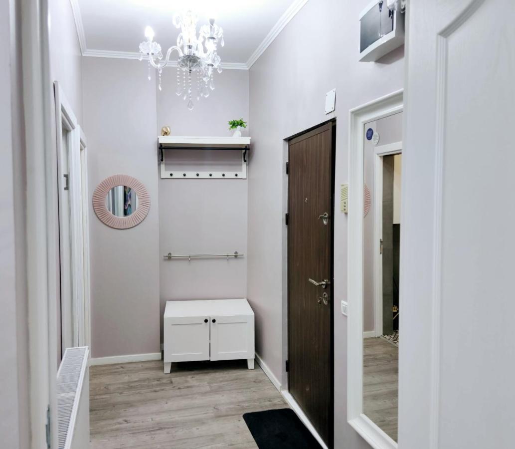 Chic Studio Old City Center - Ivo19 Bukares Bagian luar foto