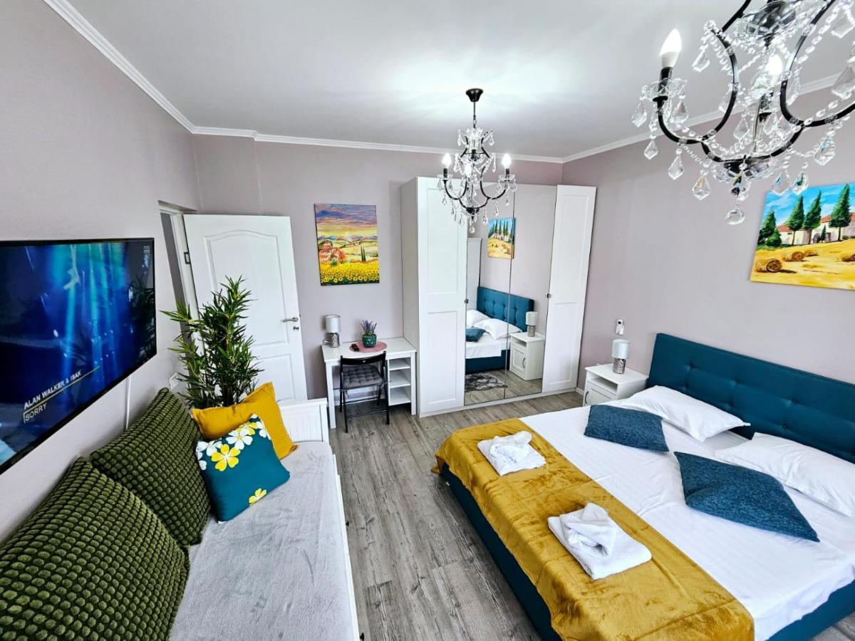 Chic Studio Old City Center - Ivo19 Bukares Bagian luar foto